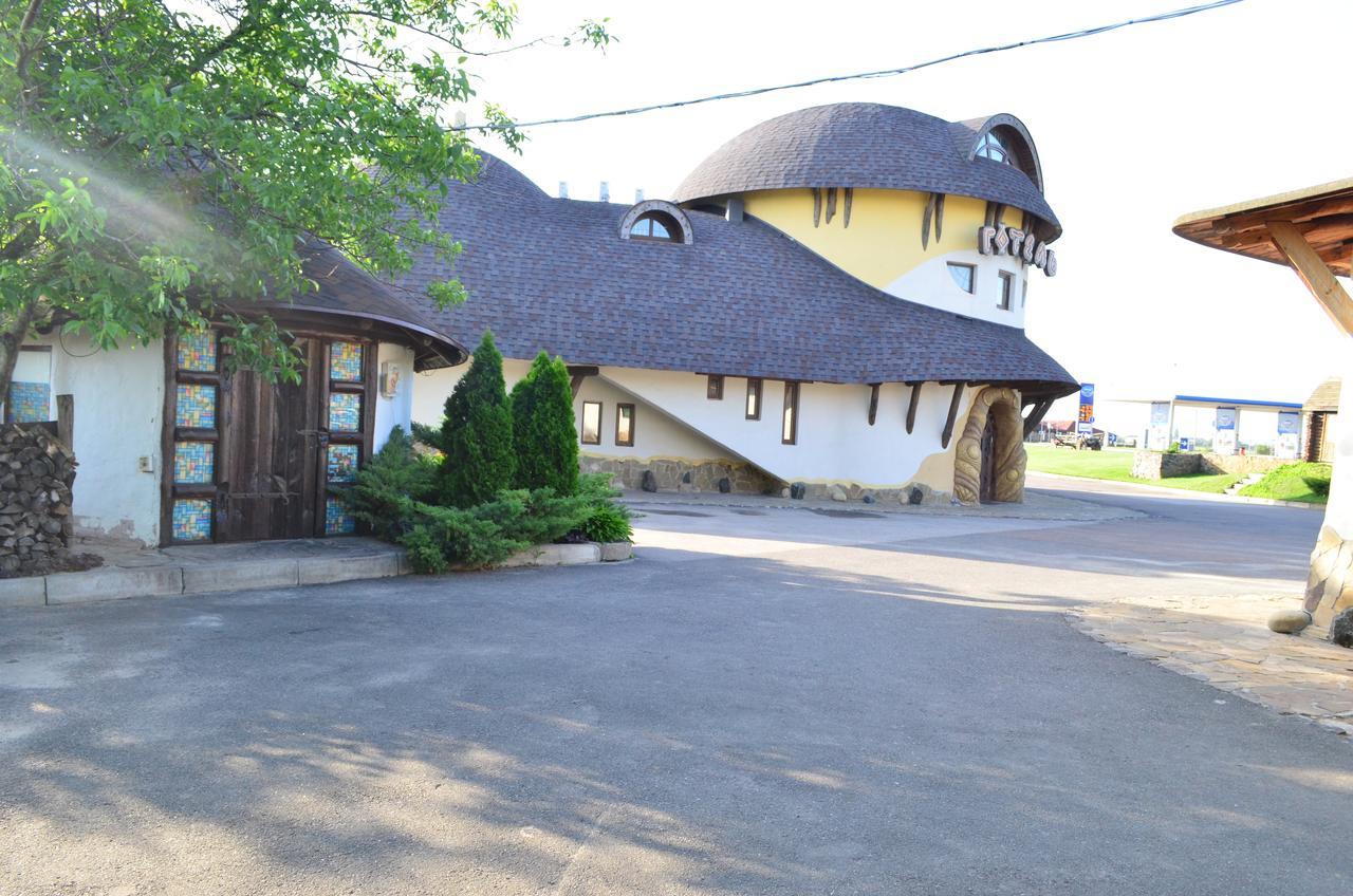 Hotel Veles Zolotonosha Exterior foto